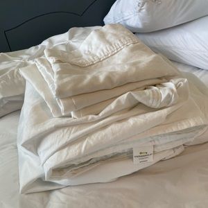 Gently used sheet set